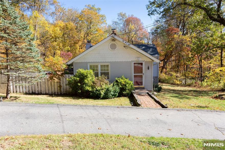 WELCOME TO THIS COZY 2 BEDROOM HOME LOCATED IN LOWER WEST MILFORD. CONVENIENT ACCESS TO ROUTE 23. BRAND NEW ROOF. PLENTY OF PARKING. FEATURES INCLUDE CENTRAL AIR, 2 FIREPLACES AND AN INGROUND POOL.