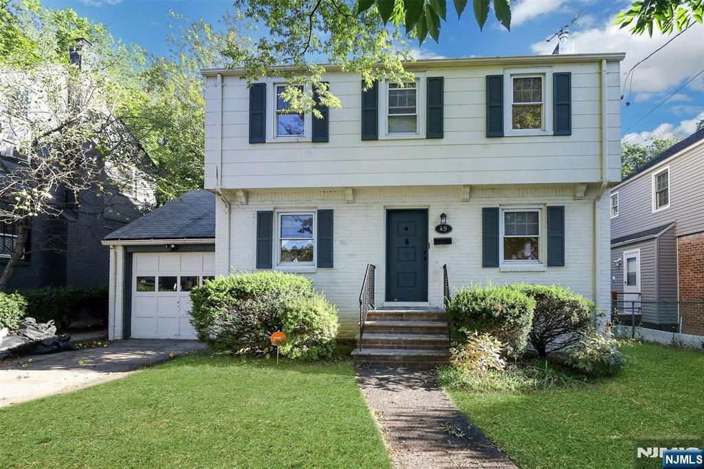 Photo of 49 Degraw Avenue, Teaneck, NJ 07666 (MLS # 25033512)