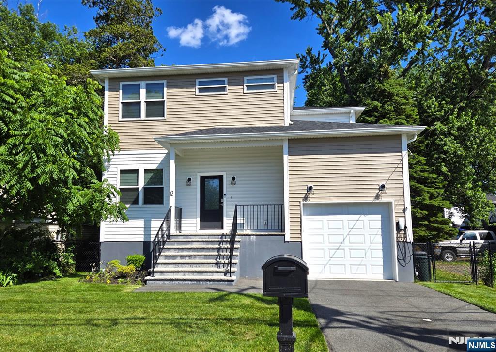12 Lakeview Avenue