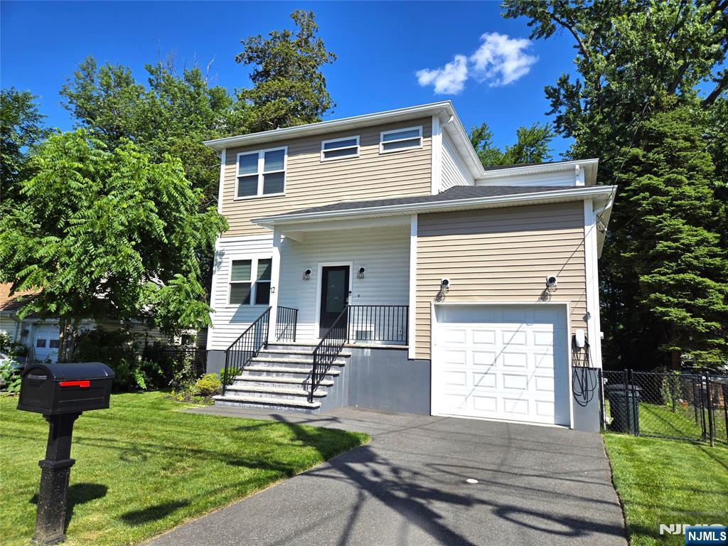 12 Lakeview Avenue