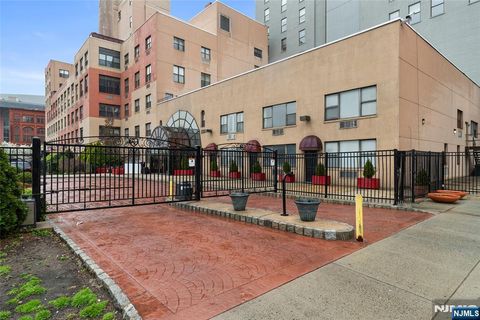 111 Mulberry St Unit THA, Newark, NJ 07102 - MLS#: 25012047