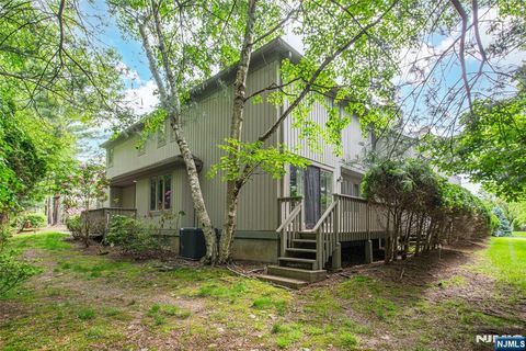 600 Apache Court Mahwah NJ 07430