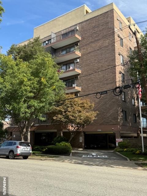 Photo of 140 Euclid Avenue #4G, Hackensack, NJ 07601 (MLS # 25034695)