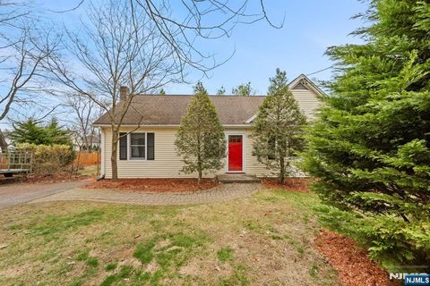 Photo of 26 Wostbrock Ln, Midland Park, NJ 07432 (MLS # 26007986)