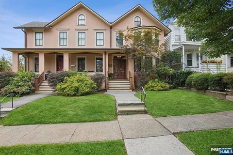 38 Montague Place Montclair NJ 07042
