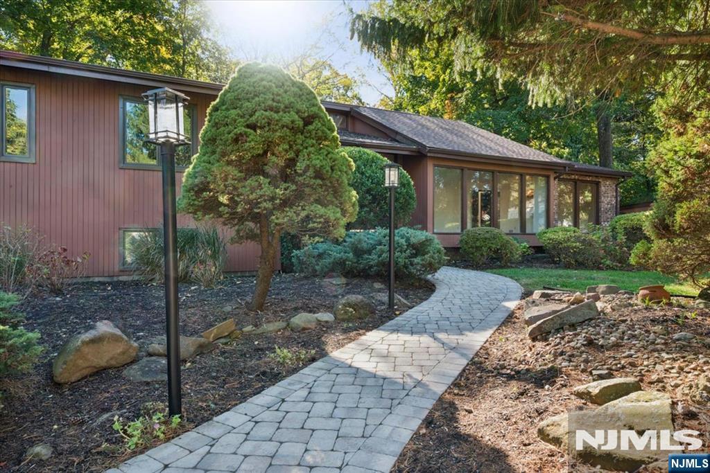 14 Sylvan Way