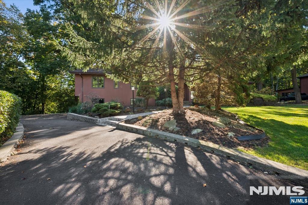 14 Sylvan Way