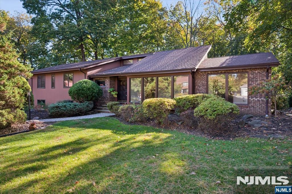 14 Sylvan Way