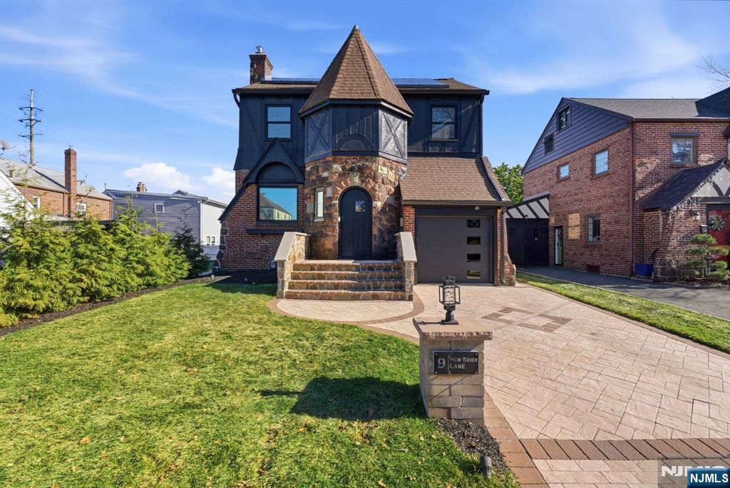 Photo of 9 New Brier Lane, Clifton, NJ 07012 (MLS # 26007221)