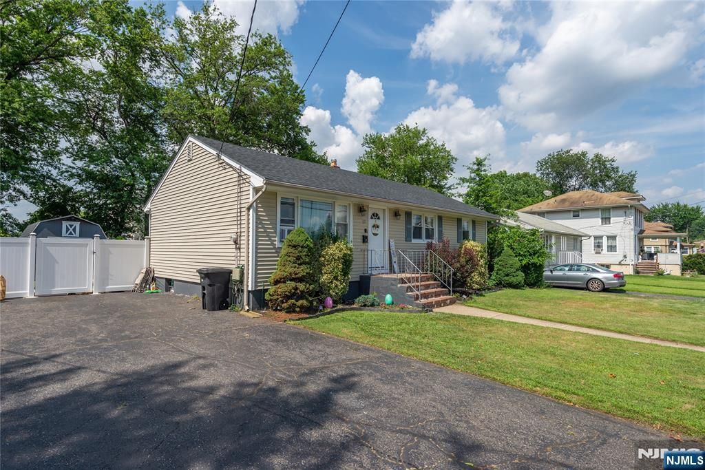 Photo of 527 Lyster Avenue, Saddle Brook, NJ 07663 (MLS # 25041973)