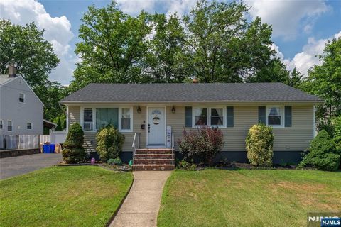 527 Lyster Avenue Saddle Brook NJ 07663