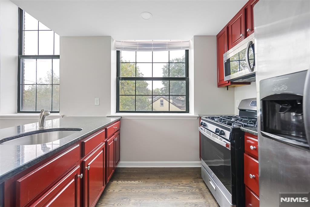 105 -111 Marion Street 18