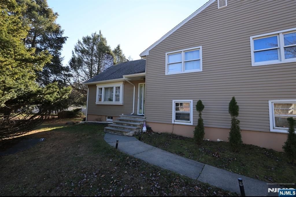 Photo of 484 Caldwell Drive, Wyckoff, NJ 07481 (MLS # 25041526)