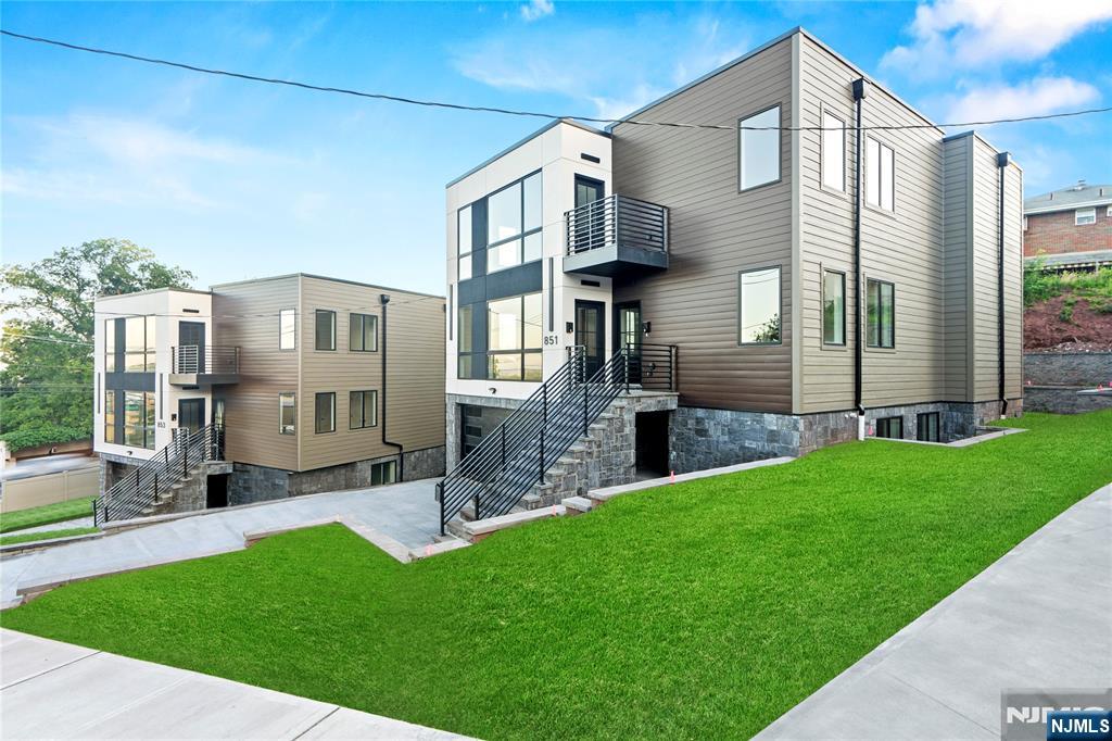851 Pleasantview Terrace