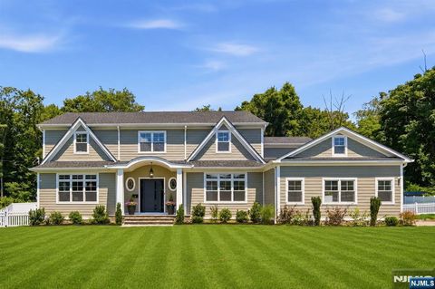 Photo of 2 Wingate Drive, Livingston, NJ 07039 (MLS # 26025783)