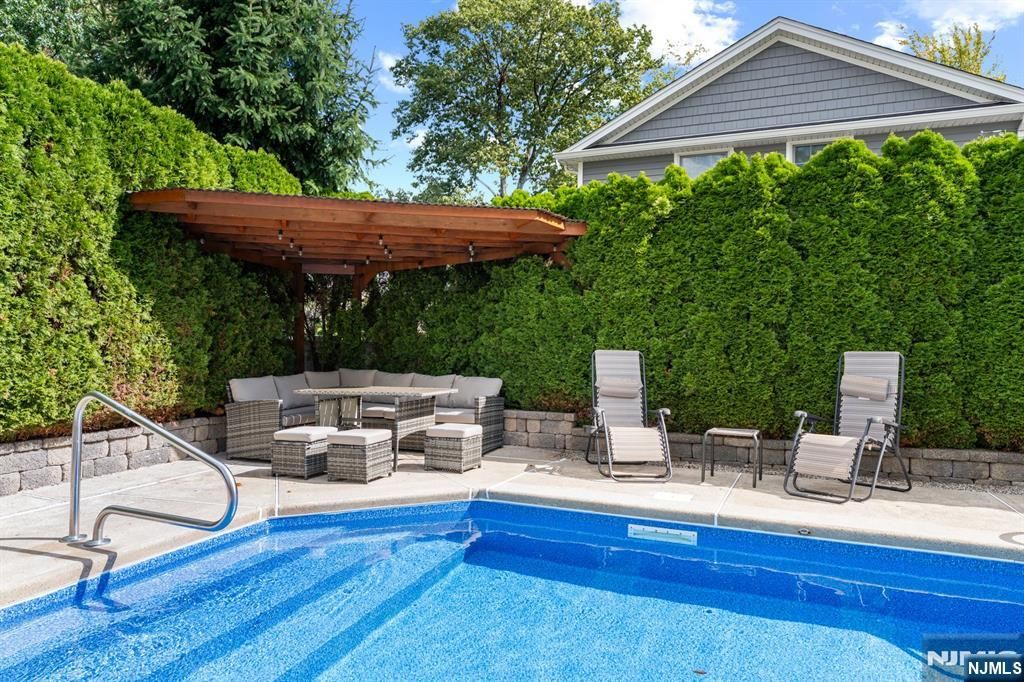 Photo of 276 Greenway Terrace, River Edge, NJ 07661 (MLS # 25036224)