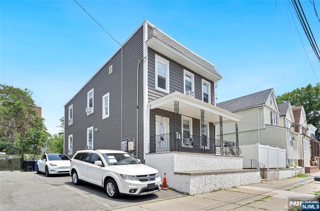 62 Welland Avenue