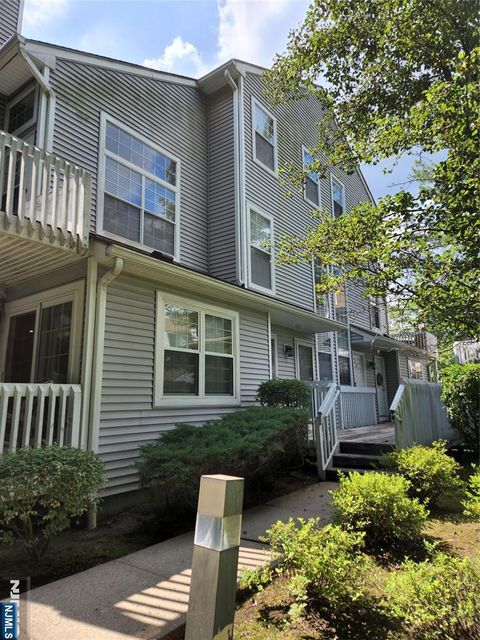 Photo of 2 Markham, Englewood, NJ 07631 (MLS # 26008068)