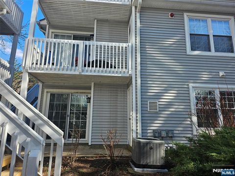 Photo of 2 Markham, Englewood, NJ 07631 (MLS # 26008068)