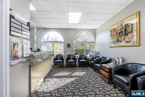 Photo of 504 Hamburg Turnpike #204B, Wayne, NJ 07470 (MLS # 25021308)