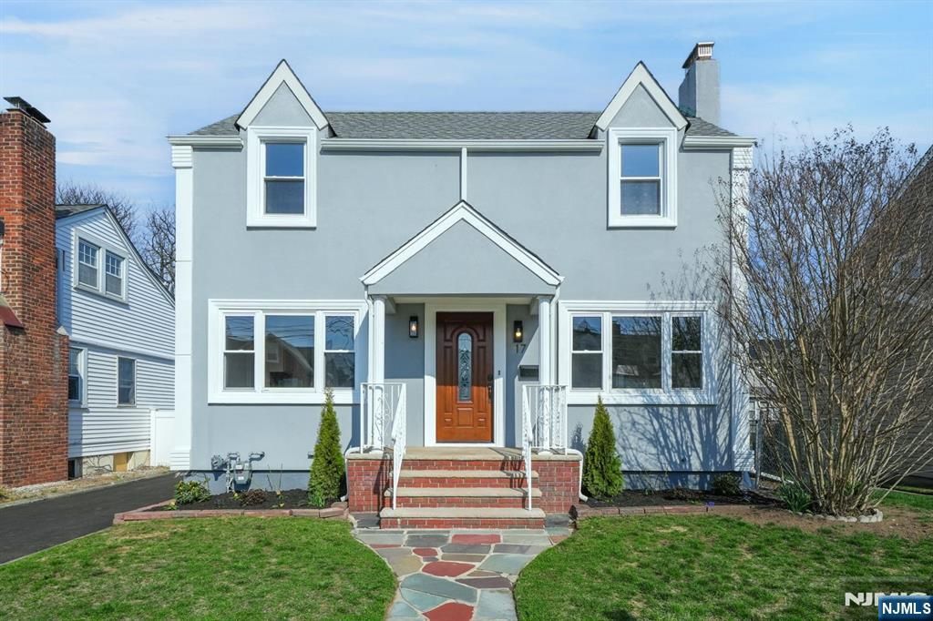 Photo of 17 High Park Place, Clifton, NJ 07011 (MLS # 26010751)