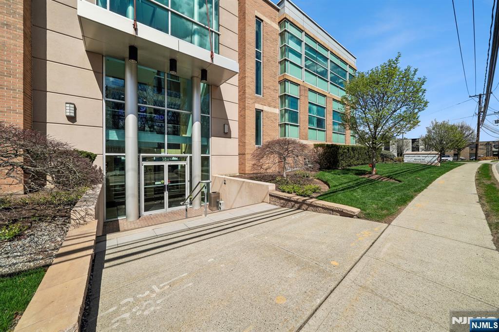 520 Sylvan Avenue 201