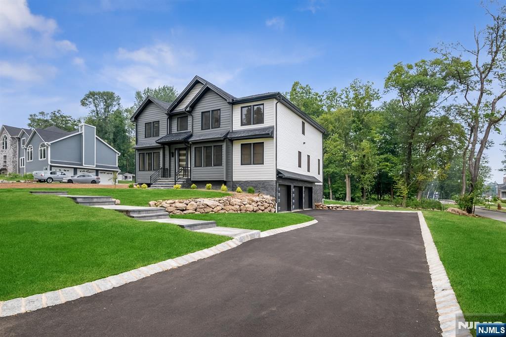 11 Eagles Nest Terrace