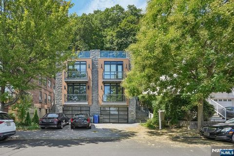 746 Undercliff Avenue A Edgewater NJ 07020