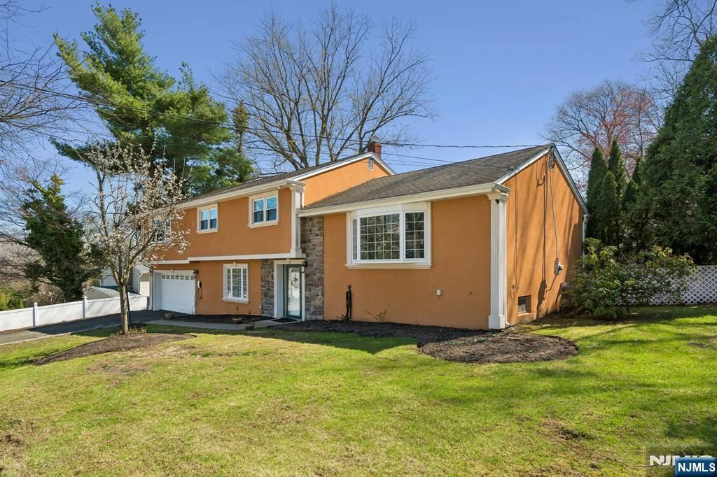 Photo of 115 Birchwood Terrace, Wayne, NJ 07470 (MLS # 26013136)