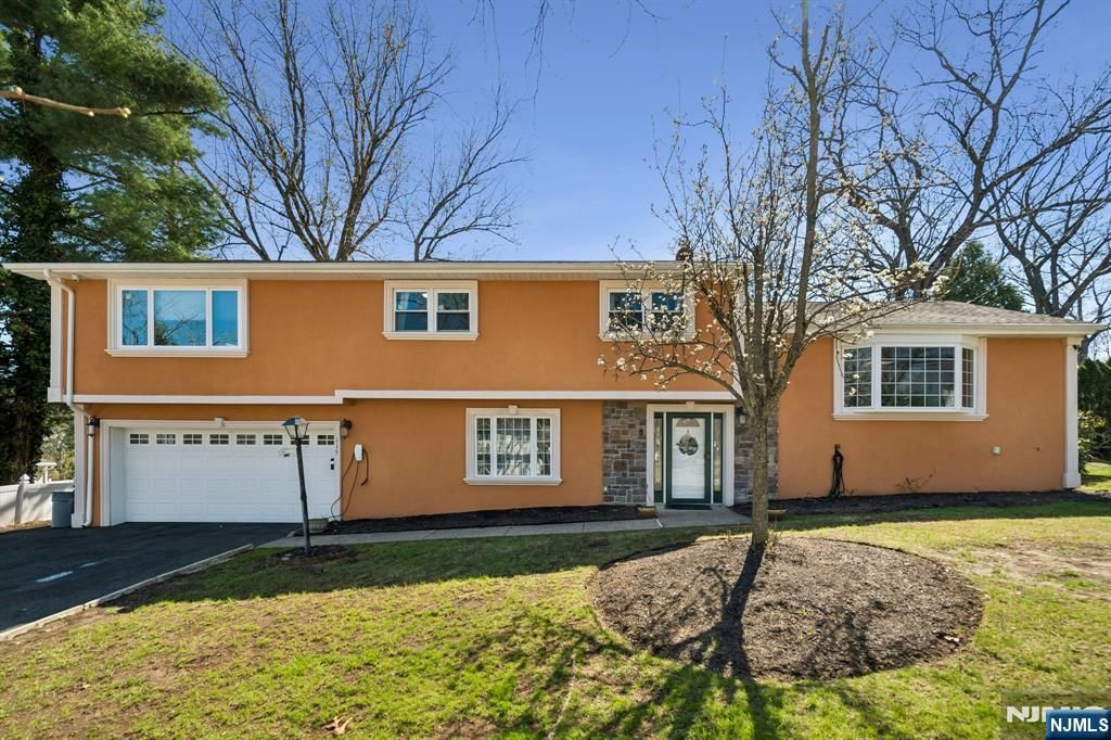 Photo of 115 Birchwood Terrace, Wayne, NJ 07470 (MLS # 26013136)