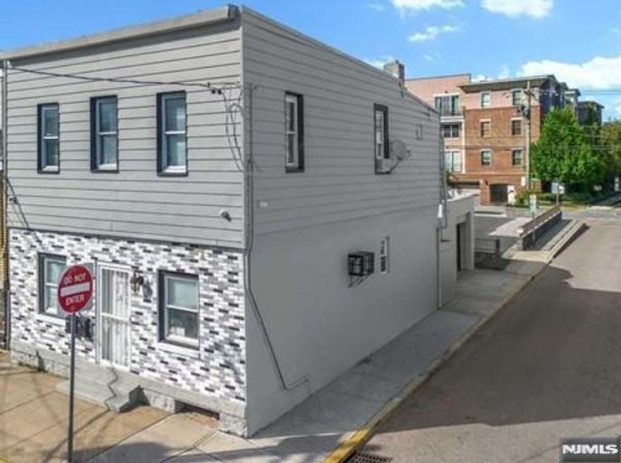 This bright and modern second-floor apartment has been completely renovated and features 3 bedrooms, 1 full bath, and an open-concept kitchen and living area. Includes in-unit laundry and all-new finishes throughout. Conveniently located near shopping, transportation, and major highways. Month-to-month lease. Tenants responsible for all utilities. Pets allowed for an additional fee . No parking.