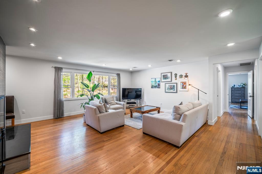 90 Locust Lane