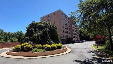 Photo of 2348 Linwood Avenue #6O, Fort Lee, NJ 07024 (MLS # 26022362)