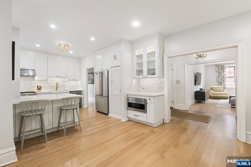 1000 Hudson Street 204