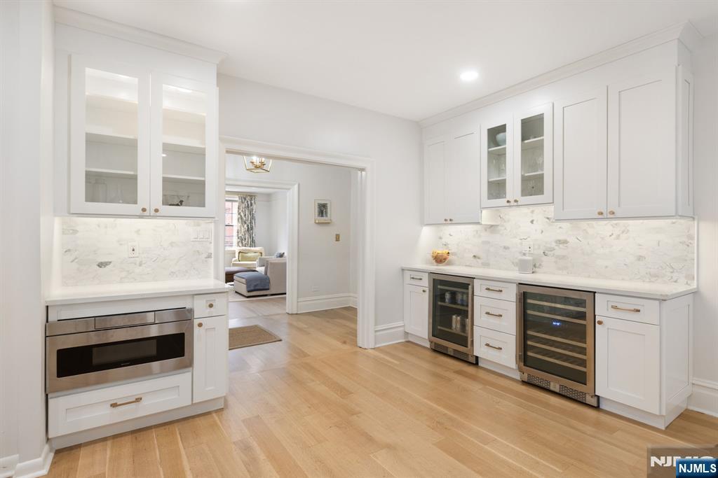 1000 Hudson Street 204