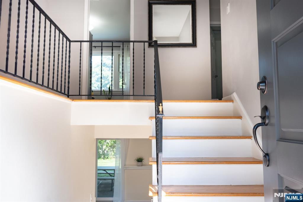 28 Drury Lane