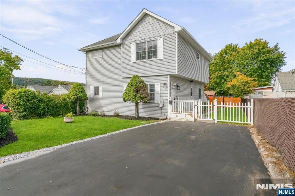 102 Sherwood Avenue