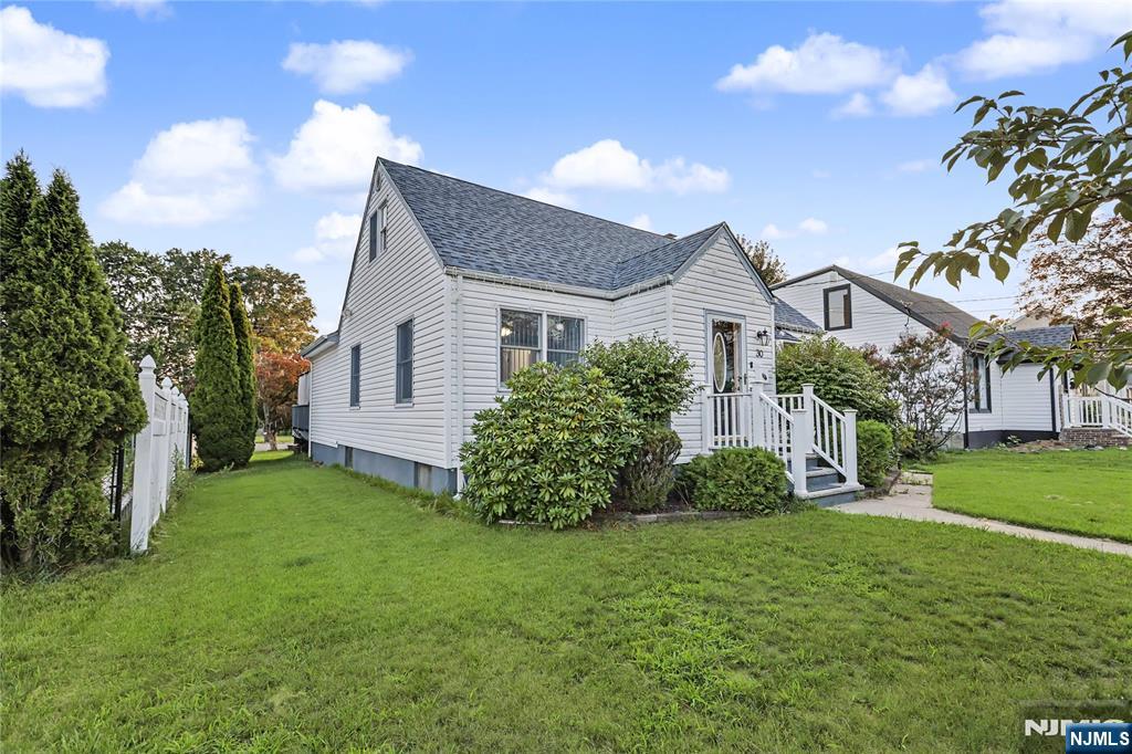 30 Schuyler Avenue