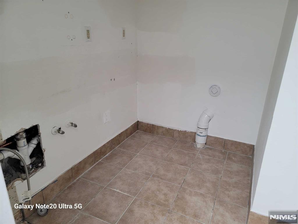 210 Sylvan Avenue A8