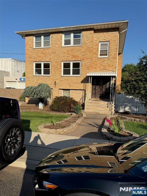Photo of 286 Leona AVE, Bogota, NJ 07603 (MLS # 26038548)
