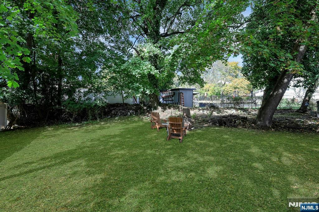 6 Akers Avenue