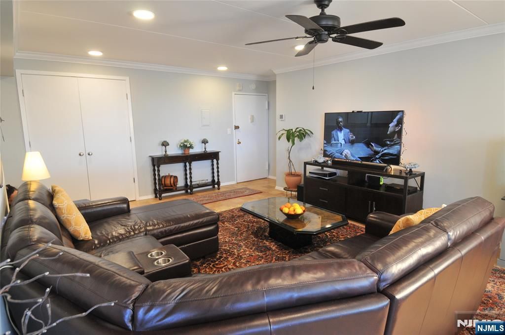 Photo of 250 Gorge Road #28I, Cliffside Park, NJ 07010 (MLS # 26011896)