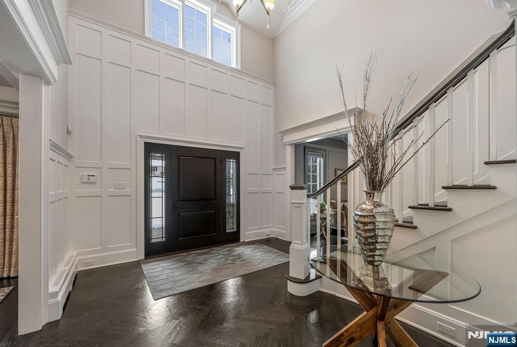 Photo of 11 Aldbury Drive, Upper Saddle River, NJ 07458 (MLS # 26000372)