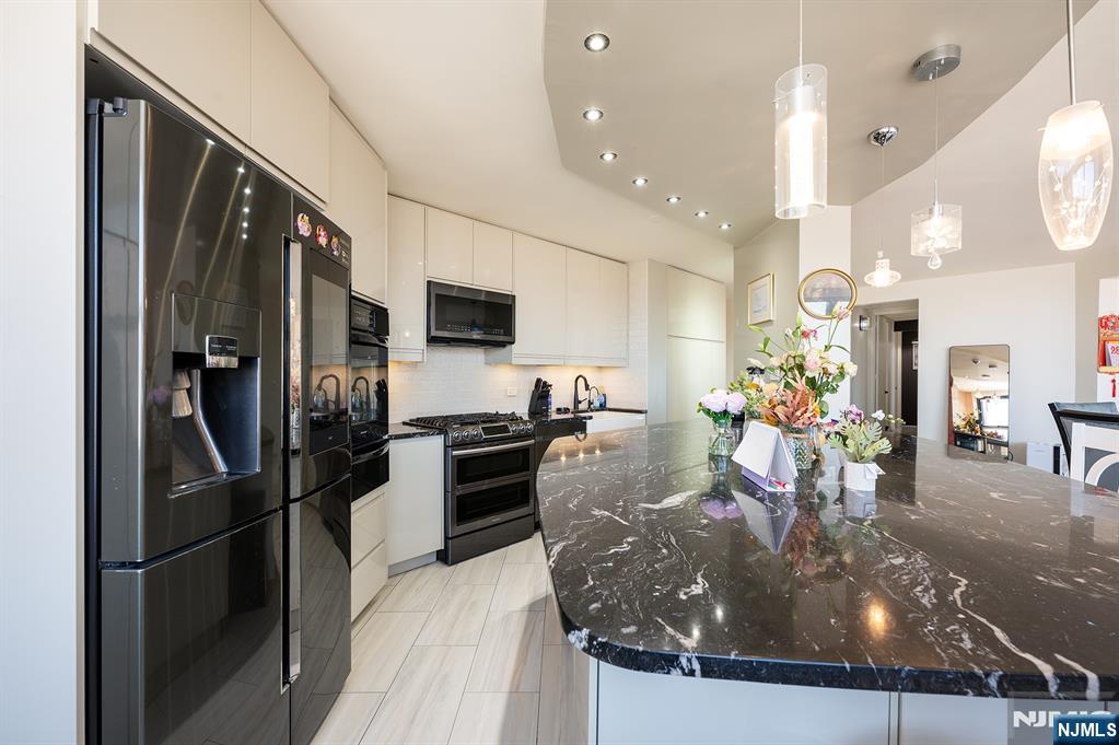7004 Kennedy Boulevard 22B