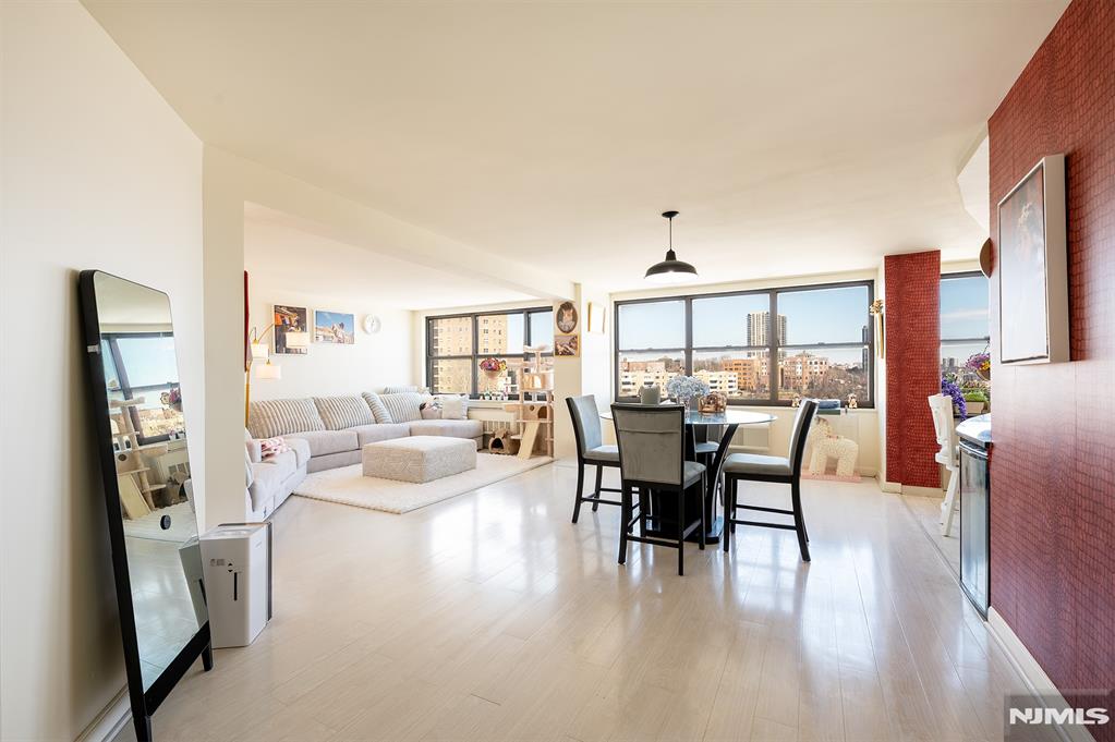 7004 Kennedy Boulevard 22B