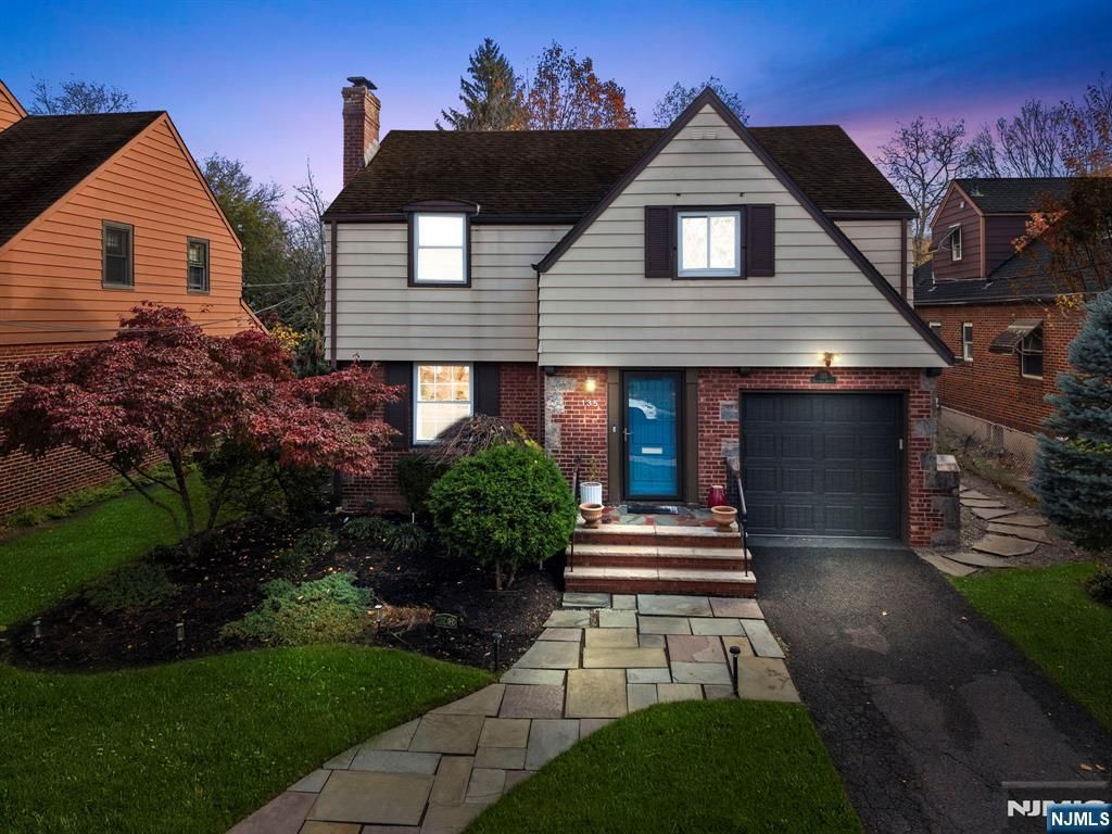 Photo of 135 Hillcrest Avenue, Leonia, NJ 07605 (MLS # 25037456)