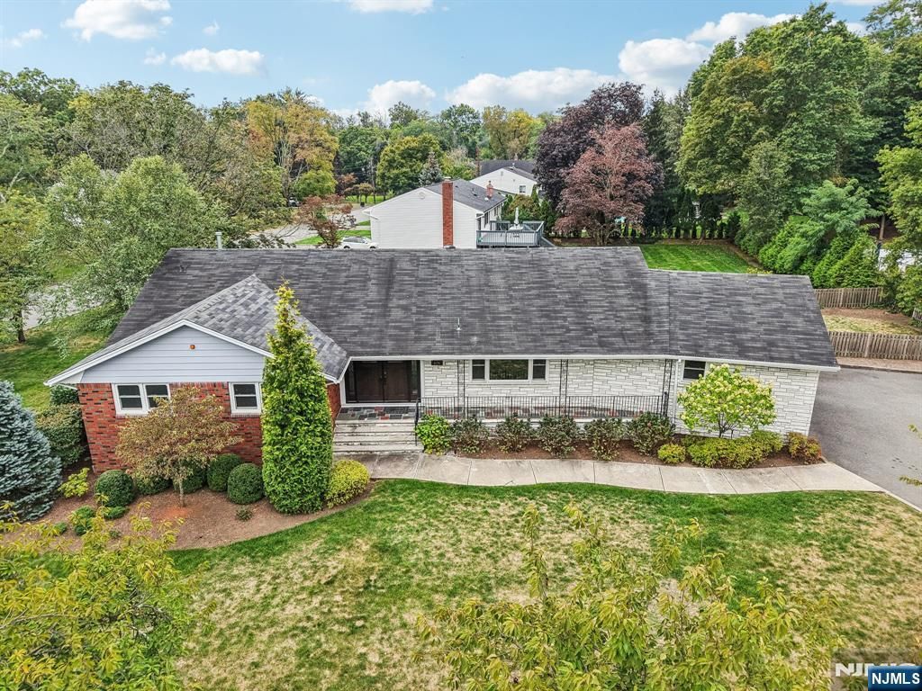 Photo of 676 Kingsbridge Lane, Ridgewood Village, NJ 07450 (MLS # 25034265)