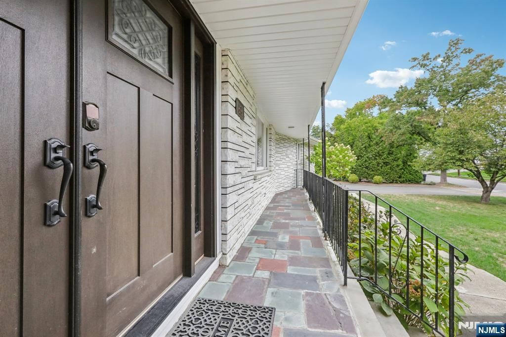 Photo of 676 Kingsbridge Lane, Ridgewood Village, NJ 07450 (MLS # 25034265)