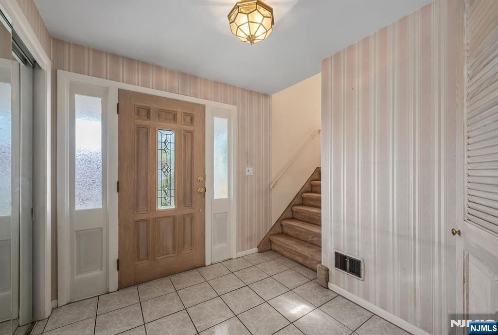 Photo of 109 Dogwood Court, Westwood, NJ 07675 (MLS # 26013377)