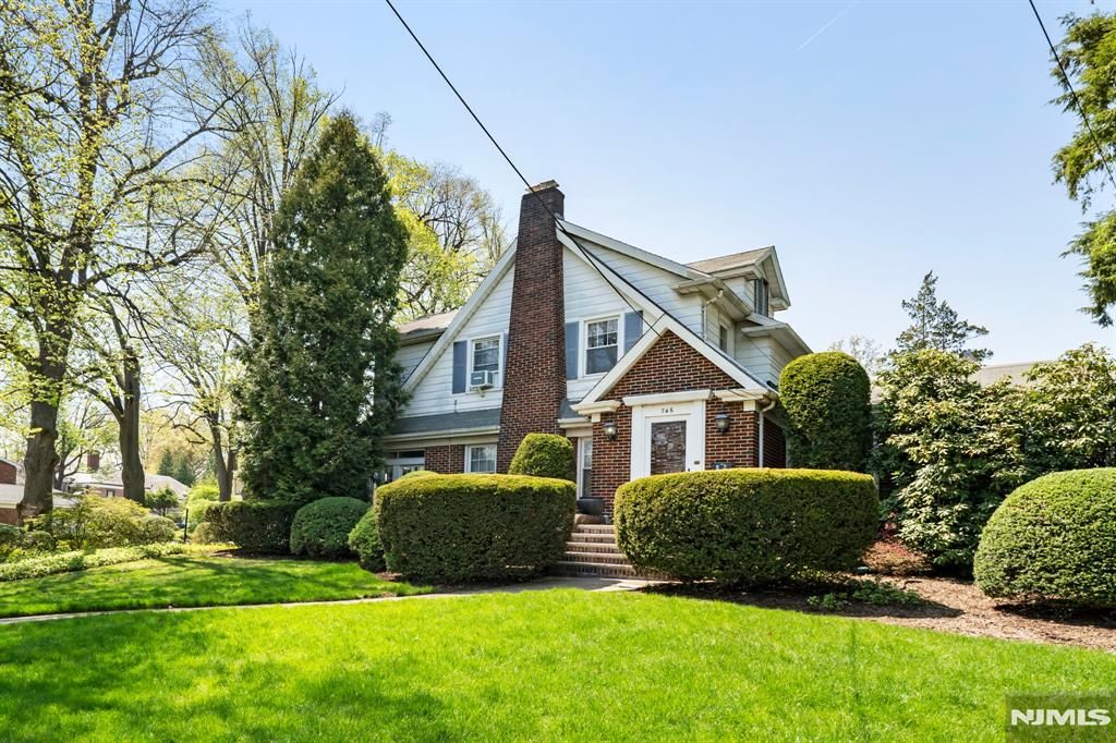 Photo of 746 Queen Anne Road, Teaneck, NJ 07666 (MLS # 25003268)